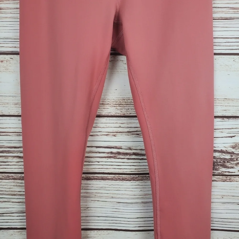 Lululemon Womens Size 8 Wunder Train HR 25